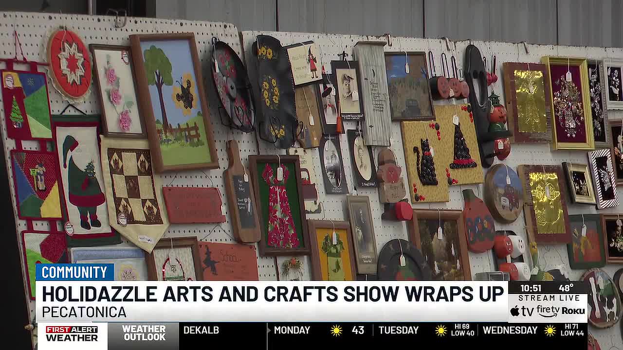 100+ vendors participate in Holidazzle Arts & Crafts Show