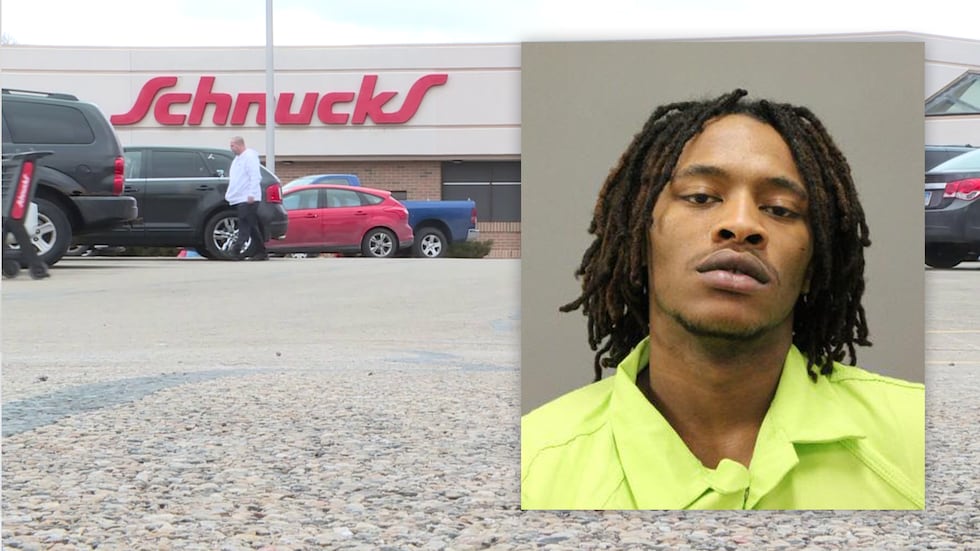 Man sentenced for robbing Rockford Schnucks, hitting employee with a hammer
