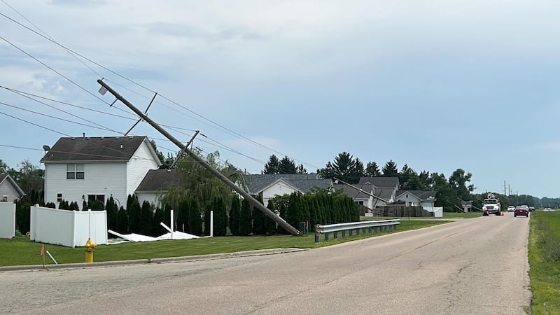 Storm knocks down power lines, tree in Rockton