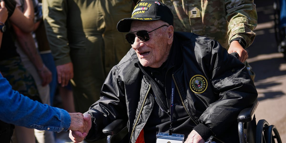 104-year-old WWII veteran performs memorable national anthem before NHL game