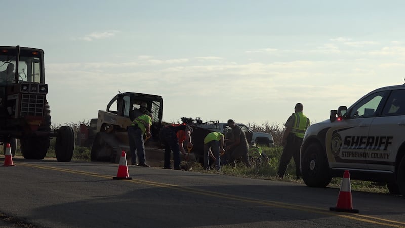 Deputies respond to overturned grain cart in rural Stephenson County