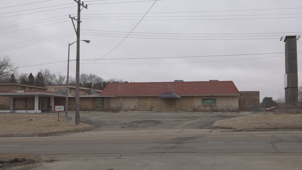 A condemned building in Freeport is raising concerns because of dangerous conditions.