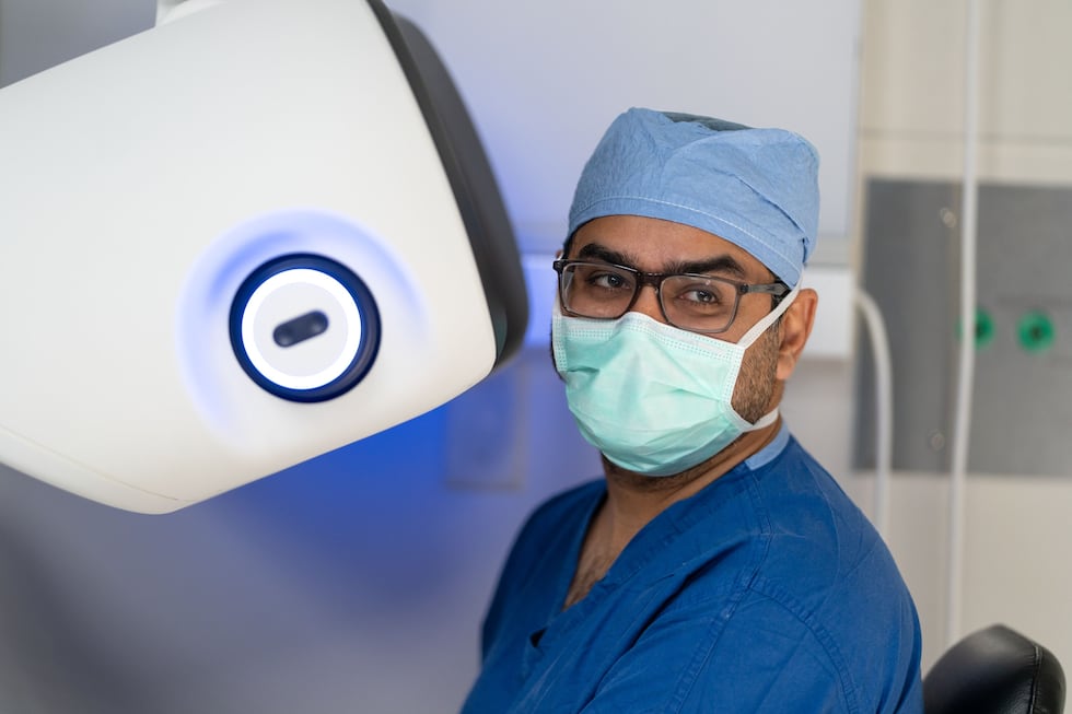 New UW Health surgeon welcomes robotic heart procedures to Rockford region